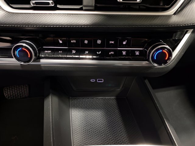 Used 2025 Chevrolet Equinox LT w/ Convenience Package II AWD/4WD image 19