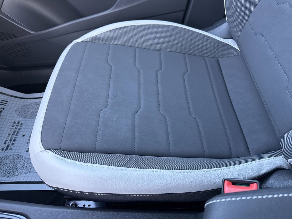 New 2025 Volkswagen Taos SE AWD/4WD image 41
