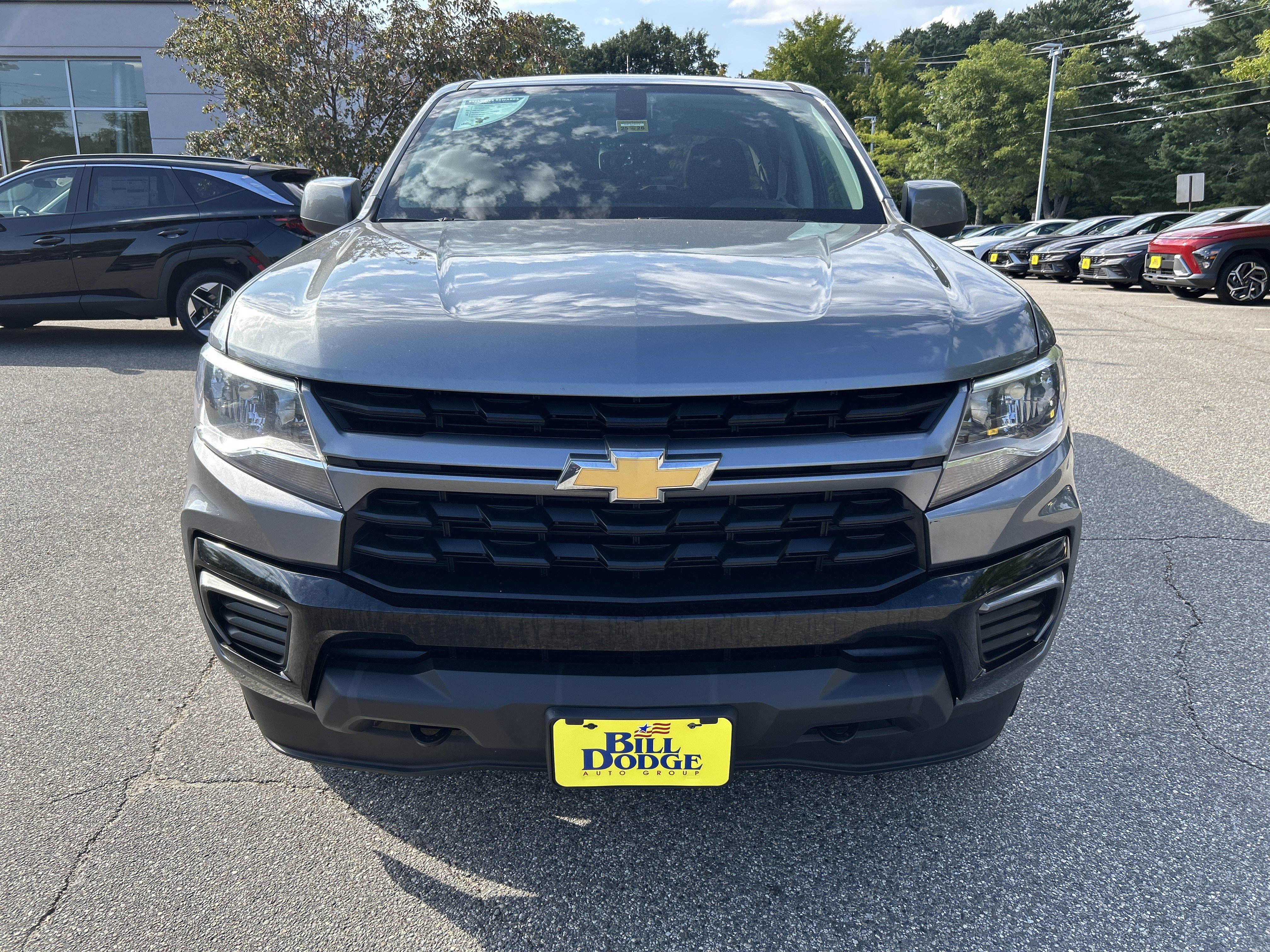 Used 2022 Chevrolet Colorado LT AWD/4WD image 2