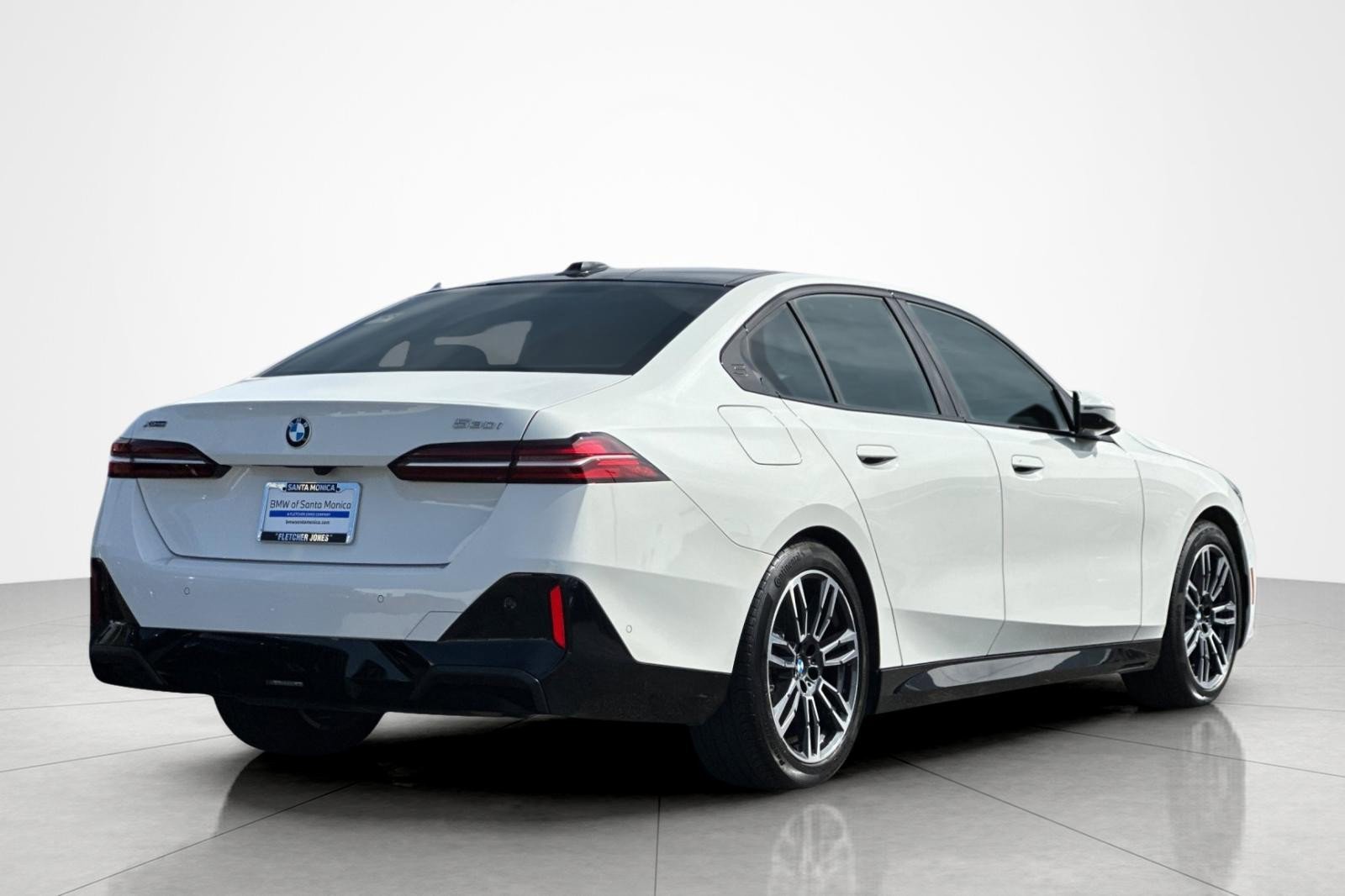 Used 2024 BMW 530i xDrive w/ Executive Package AWD/4WD image 5