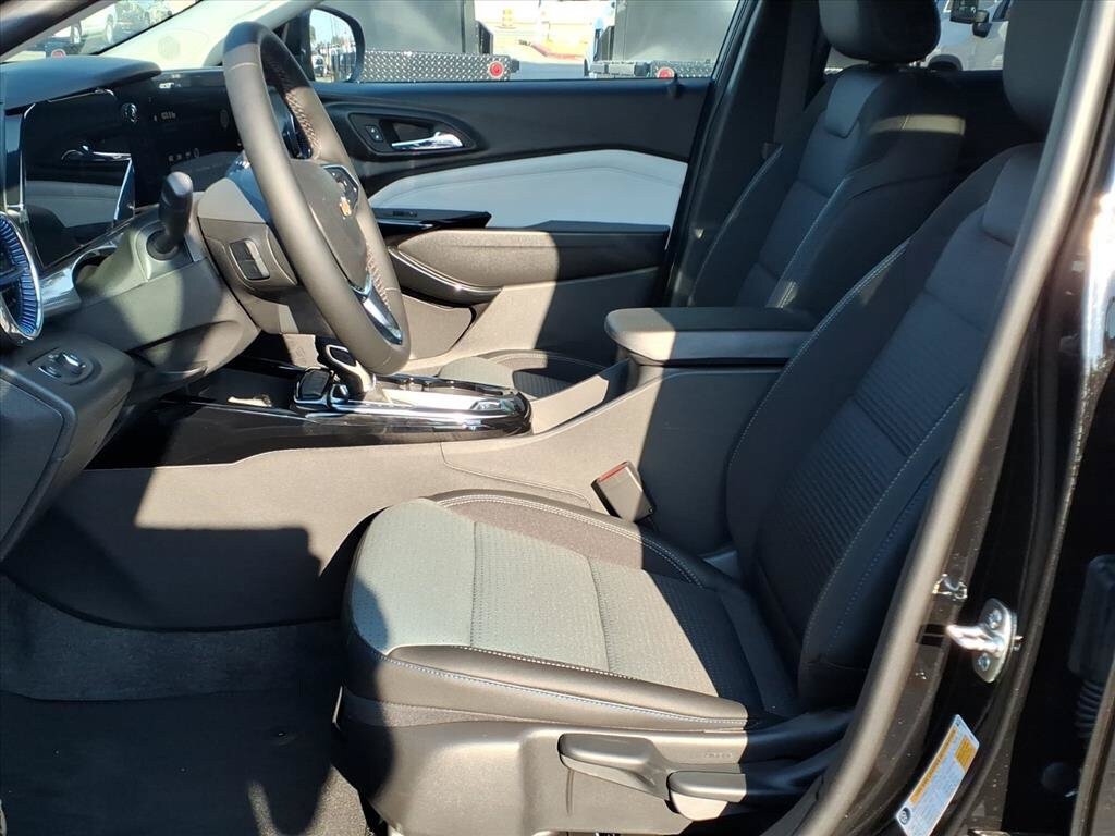 New 2026 Chevrolet Trax LT w/ Driver Confidence Package FWD image 17
