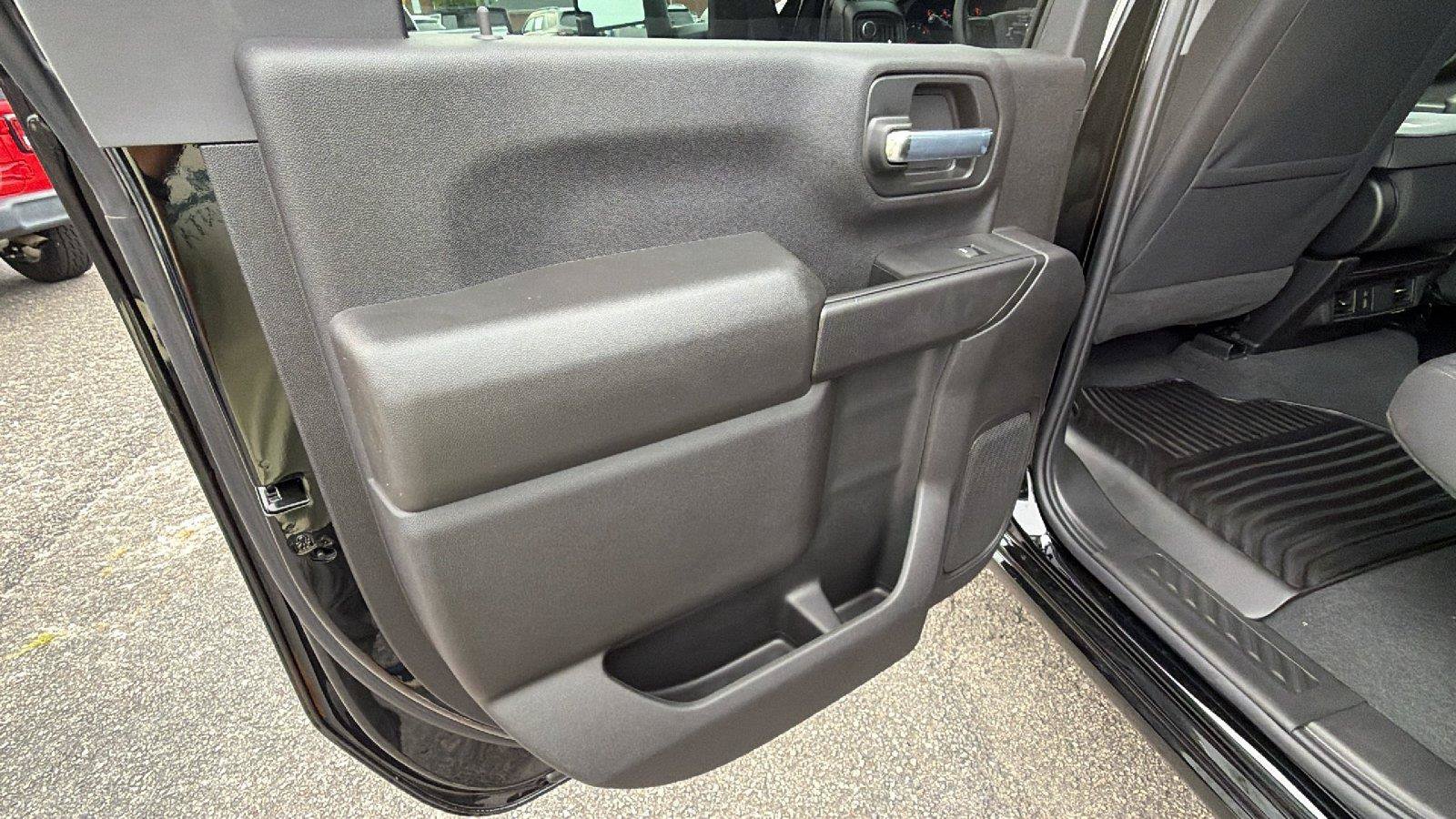 New 2026 Chevrolet Silverado 2500 Custom w/ Custom Value Package AWD/4WD image 17