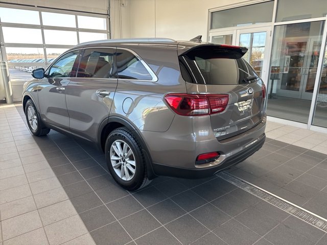 Used 2019 Kia Sorento LX w/ LX Convenience Package image 3