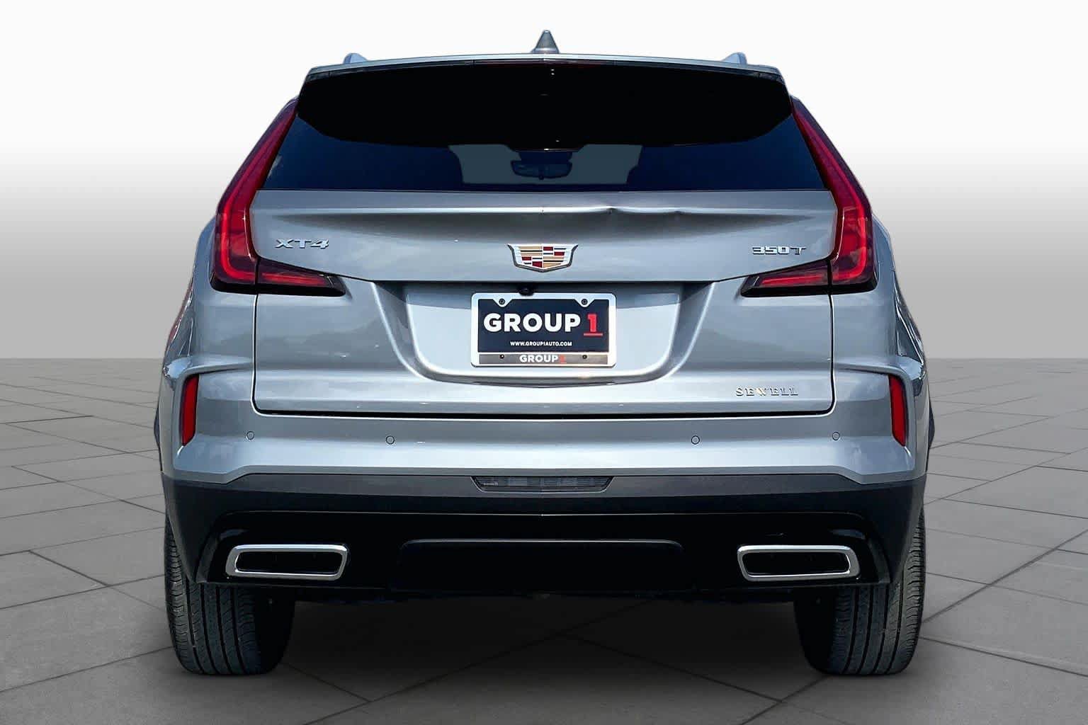 Used 2025 Cadillac XT4 Premium Luxury w/ Technology Package FWD image 5