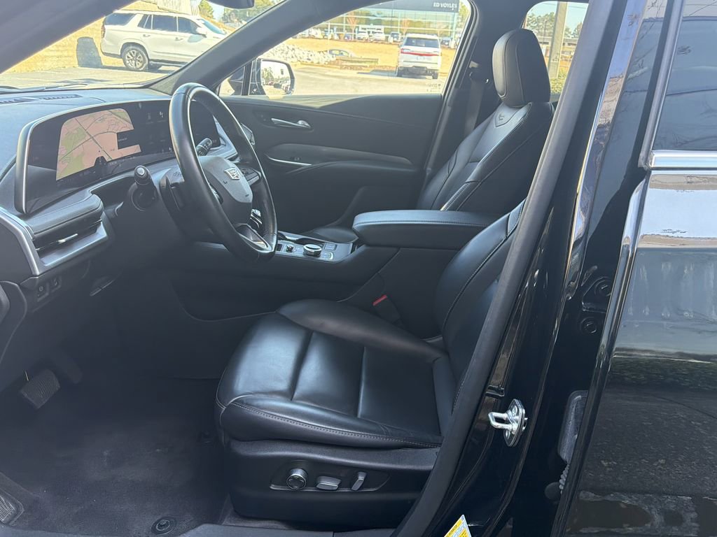 Certified 2025 Cadillac XT4 Premium Luxury image 9