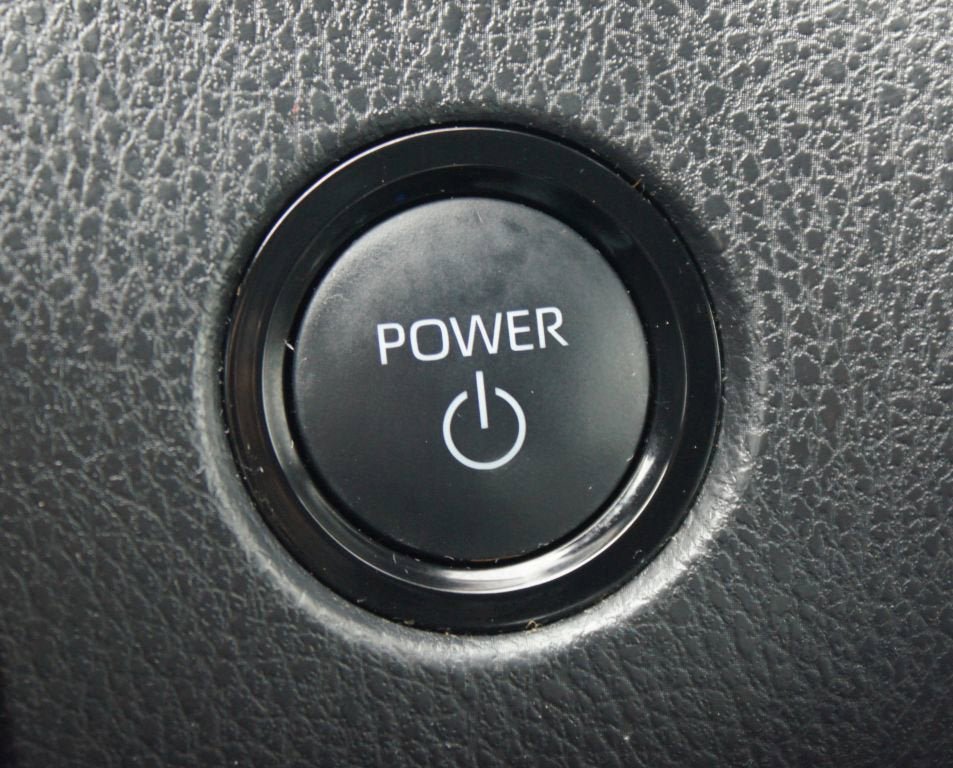 Used 2025 Toyota Camry SE w/ Convenience Package AWD/4WD image 9