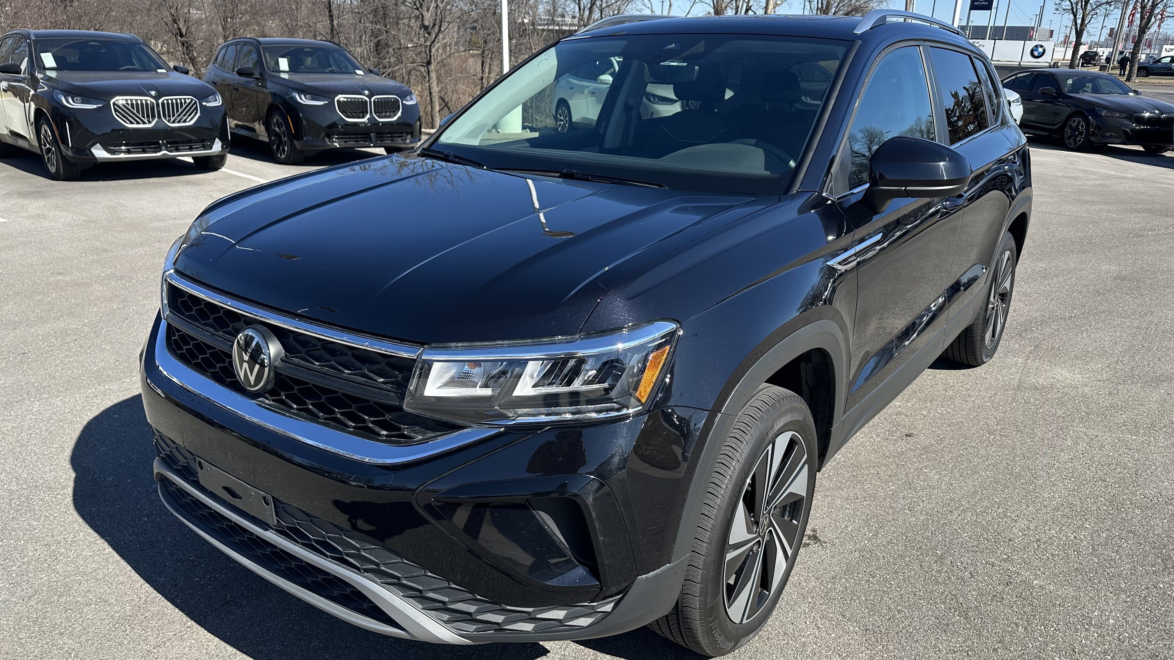 Used 2024 Volkswagen Taos SE w/ Panoramic Sunroof Package image 5