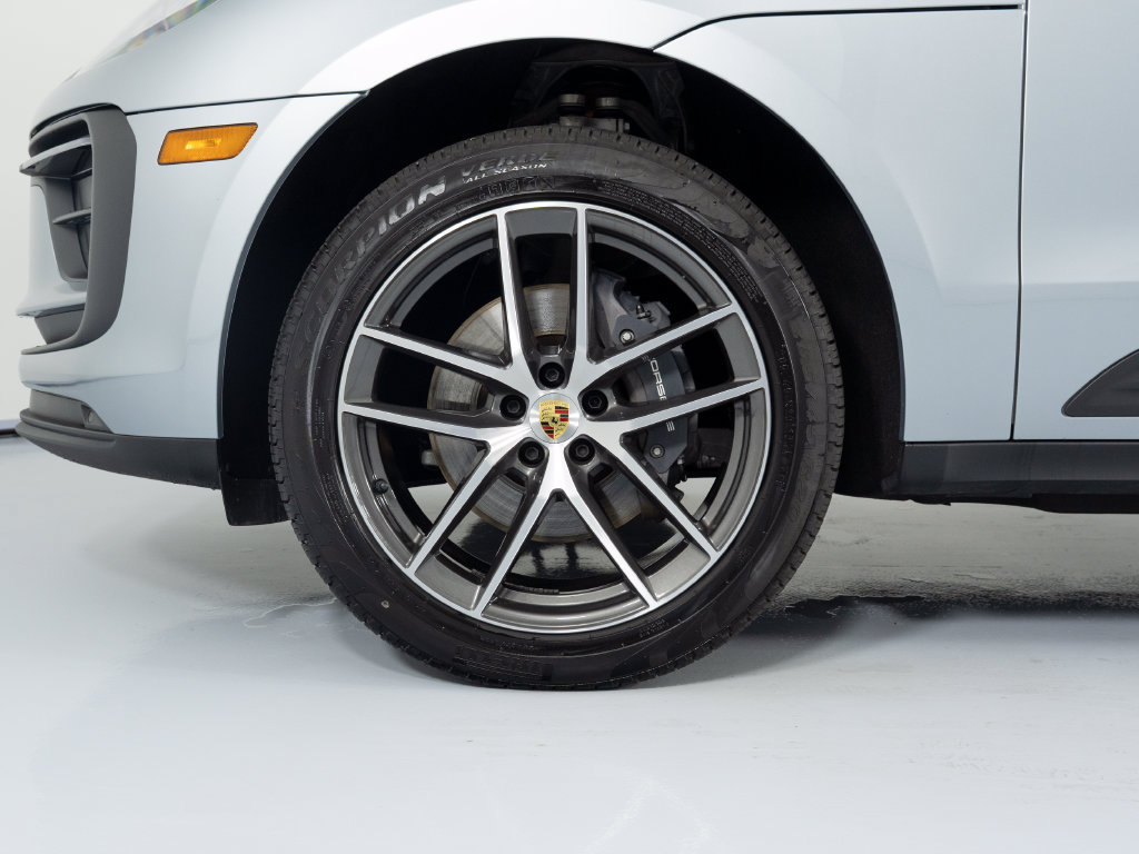 Certified 2026 Porsche Macan AWD/4WD image 15