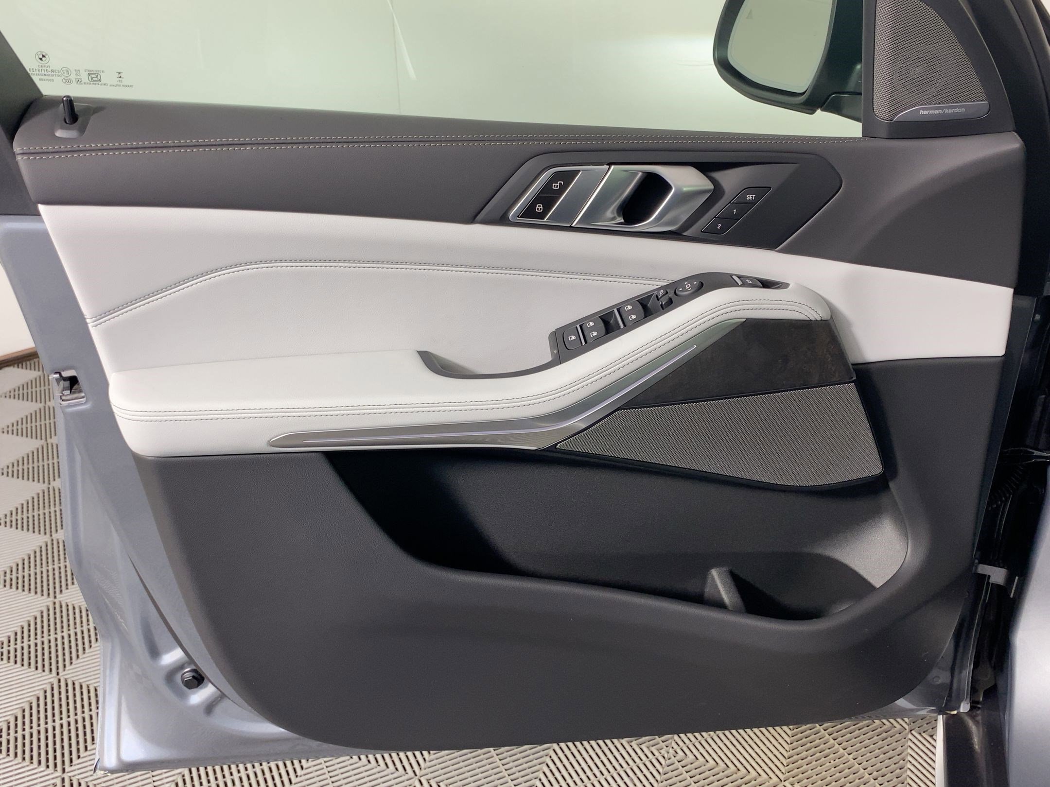 Used 2026 BMW X5 sDrive40i w/ Premium Package image 10