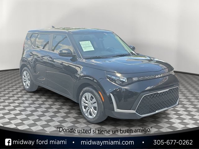Used 2024 Kia Soul LX FWD image 1