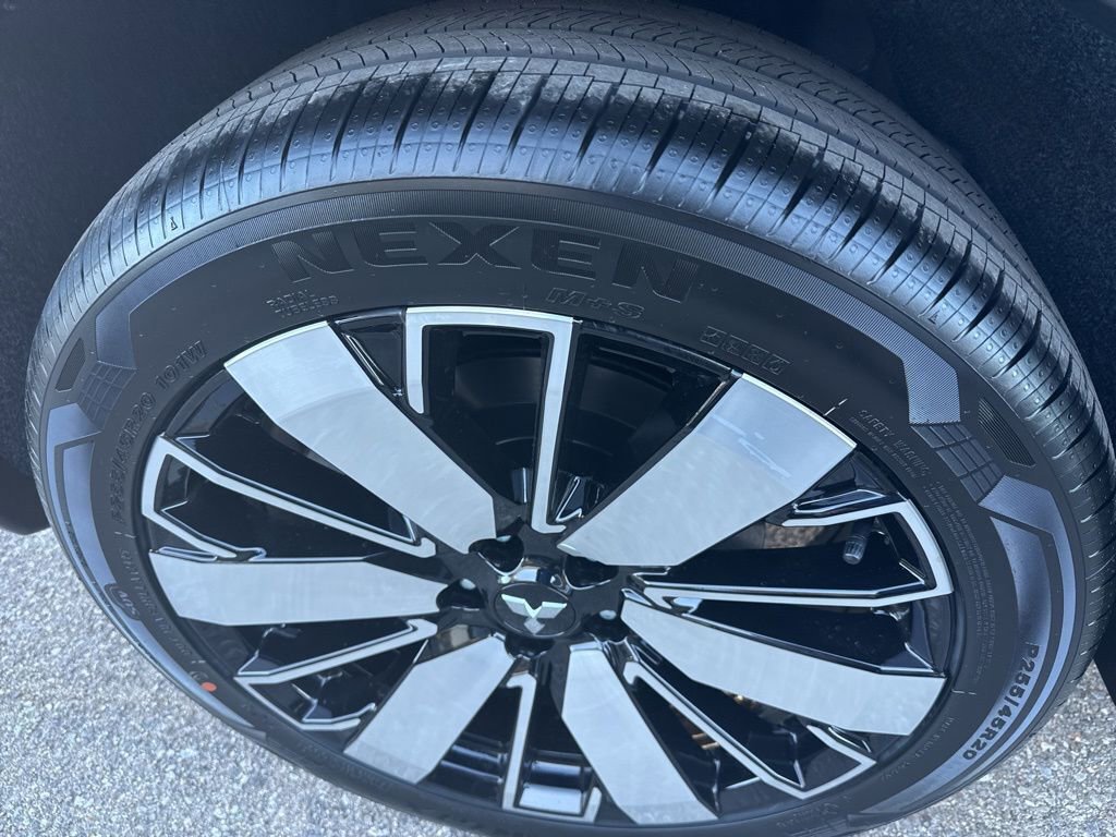 New 2026 Mitsubishi Outlander SE image 11