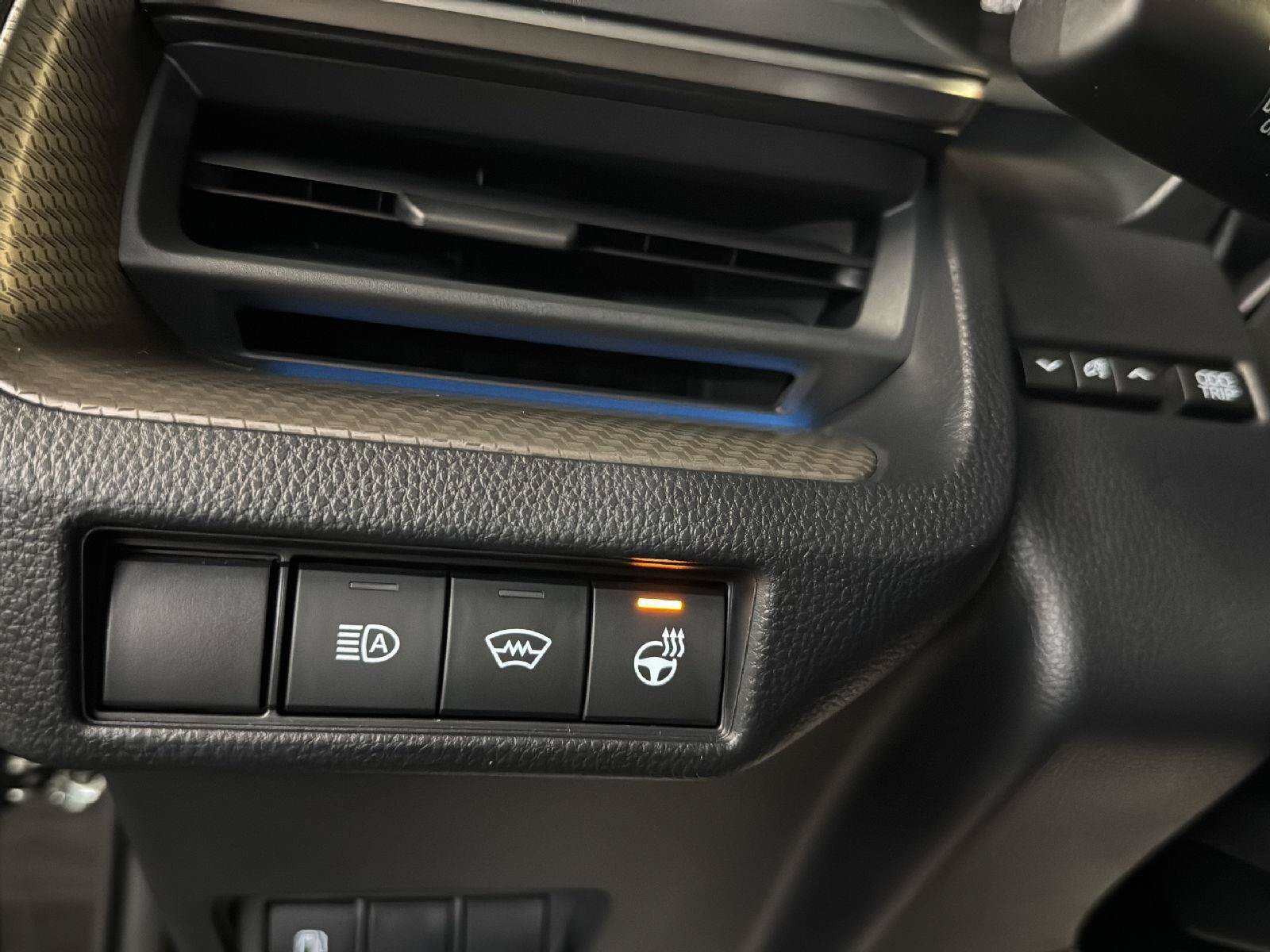 Used 2024 Toyota Prius XLE AWD/4WD image 12