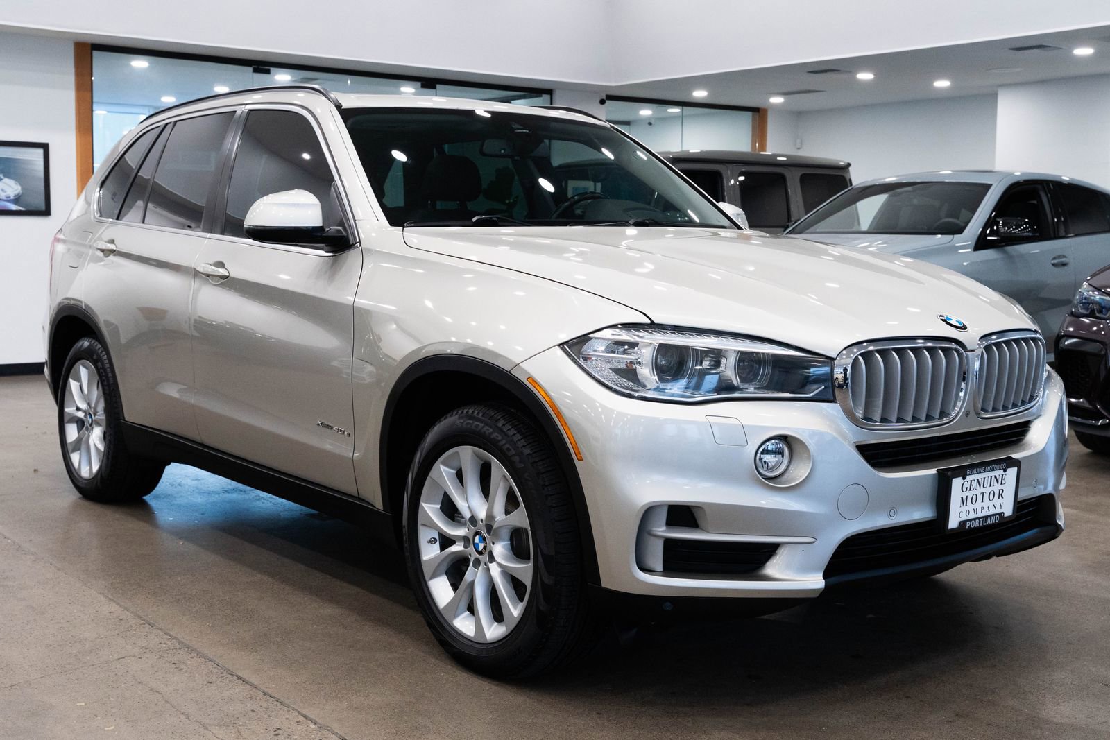 Used 2016 BMW X5 xDrive40e image 3