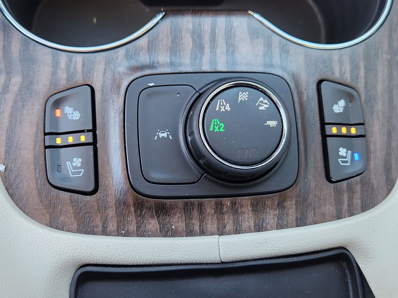 Used 2022 GMC Acadia Denali w/ Denali Technology Package image 24