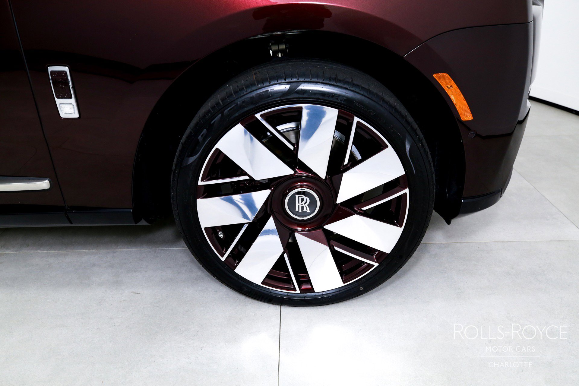 Certified 2025 Rolls-Royce Cullinan image 40