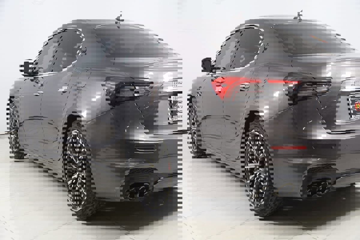 Used 2022 Maserati Ghibli Modena image 28