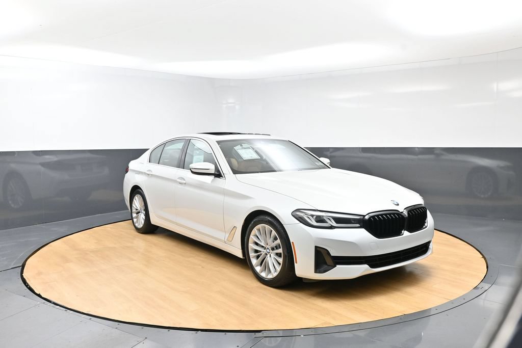 Used 2022 BMW 530i xDrive w/ Convenience Package AWD/4WD image 3
