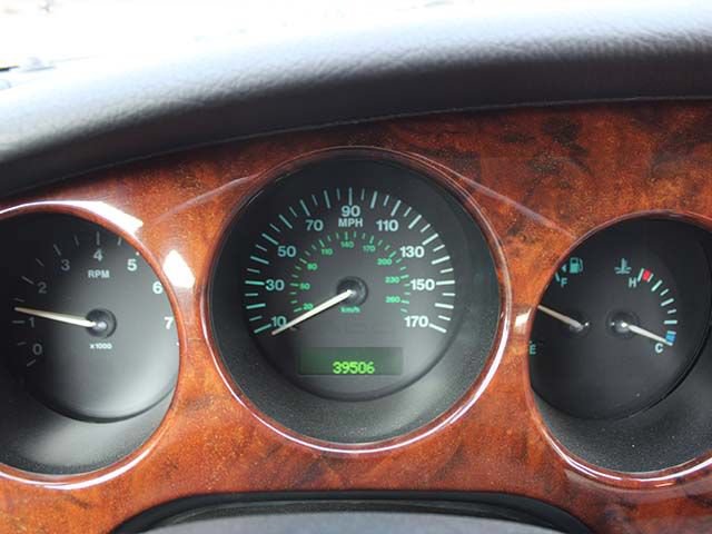Used 2003 Jaguar XK8 Convertible RWD image 9
