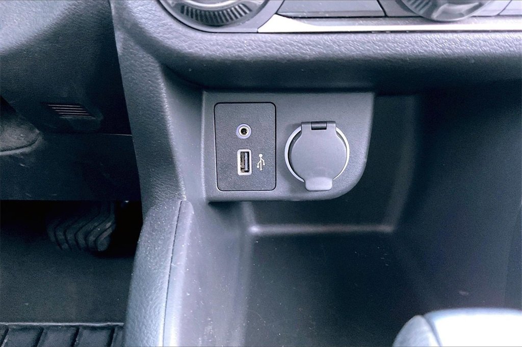 Used 2025 Nissan Kicks Play S image 30