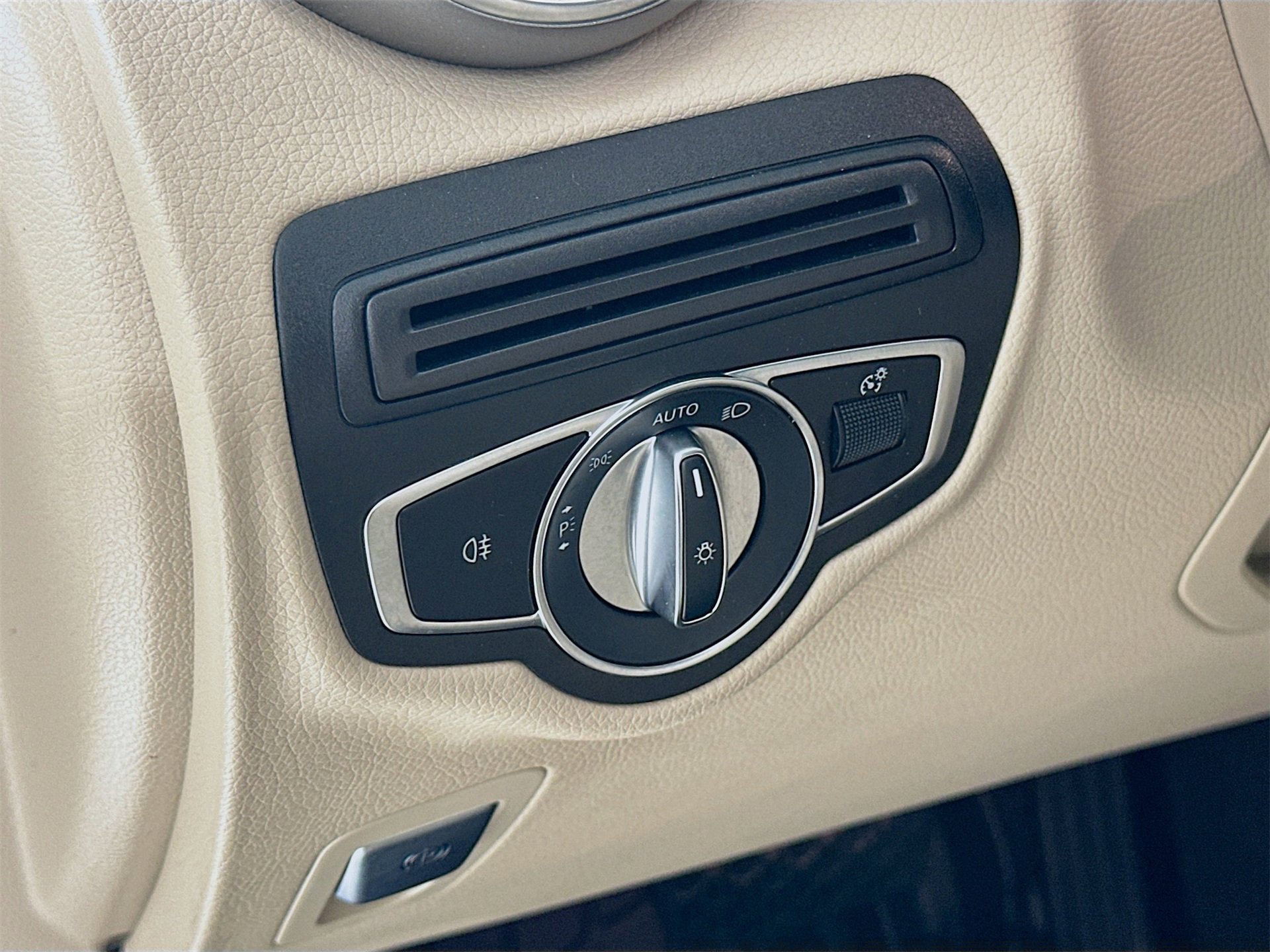 Certified 2021 Mercedes-Benz GLC 300 4MATIC image 11