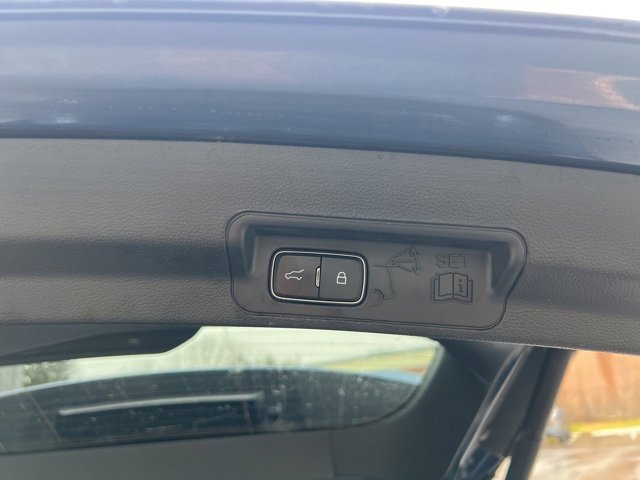 Used 2020 Ford Explorer XLT w/ Equipment Group 202A image 15