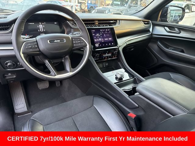 Used 2025 Jeep Grand Cherokee Altitude AWD/4WD image 22