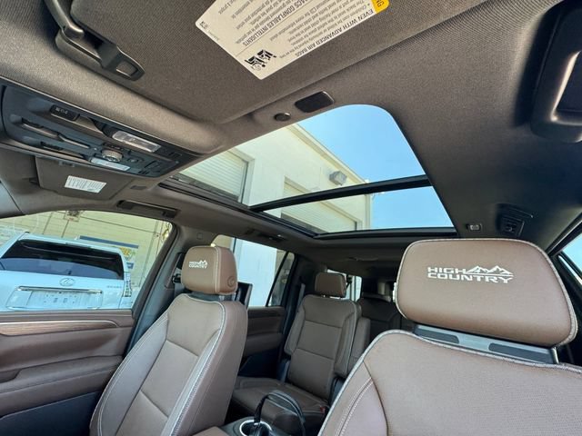 Used 2024 Chevrolet Suburban High Country AWD/4WD image 27