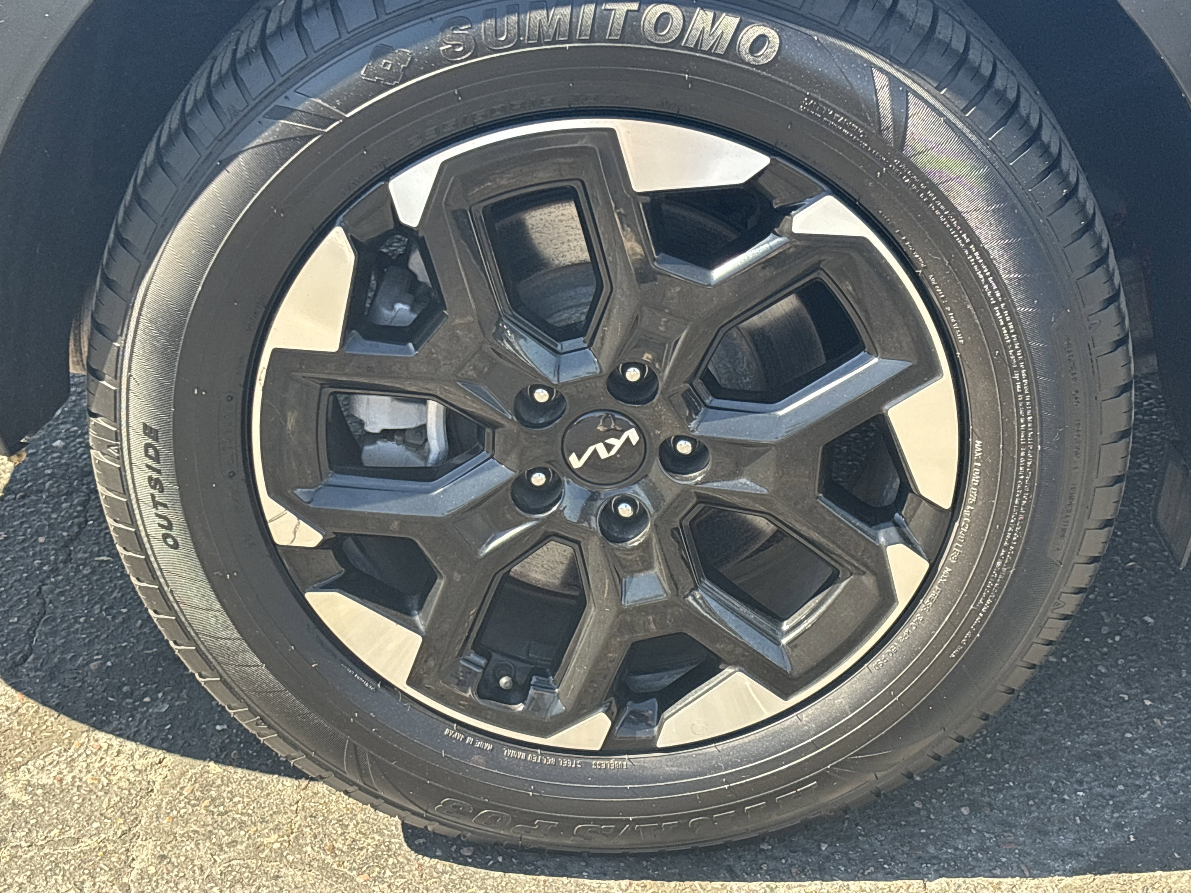Certified 2024 Kia Sorento S FWD image 7