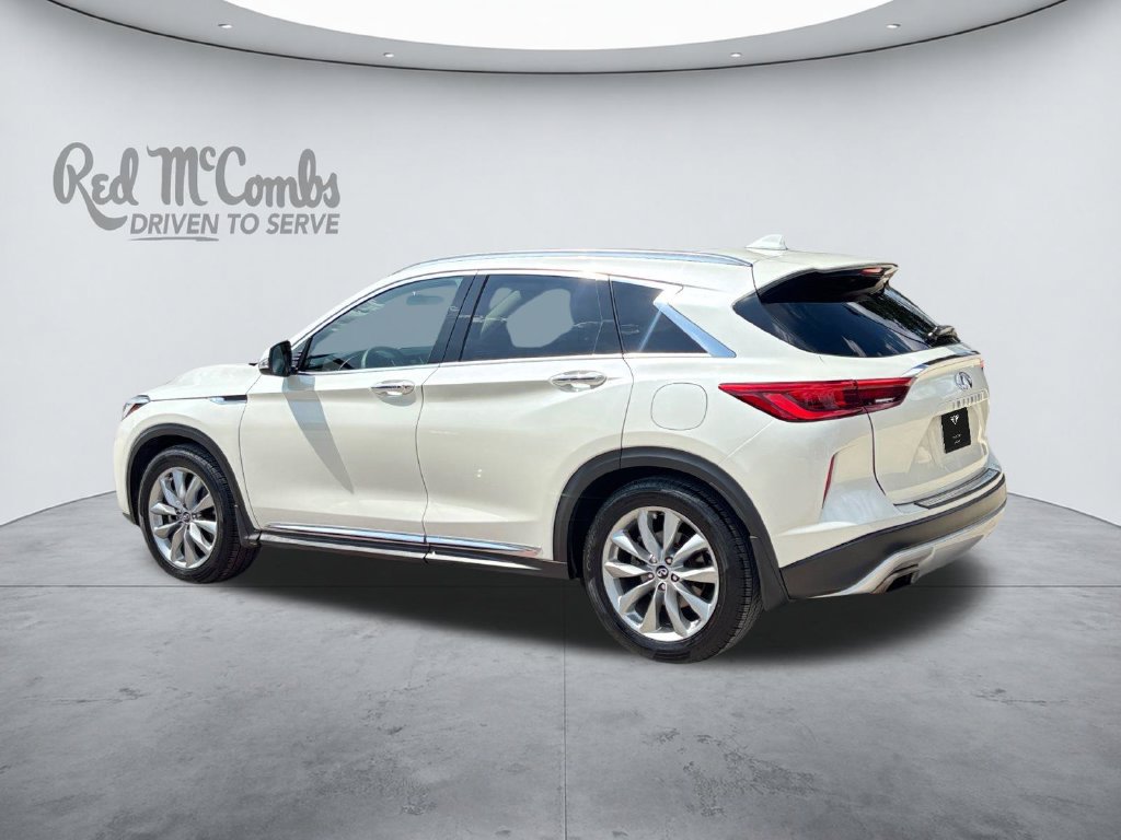 Used 2019 INFINITI QX50 Luxe w/ Navigation Package FWD image 3