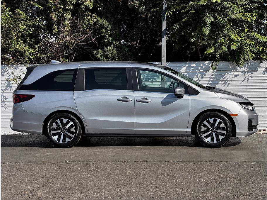 Used 2025 Honda Odyssey EX-L image 13