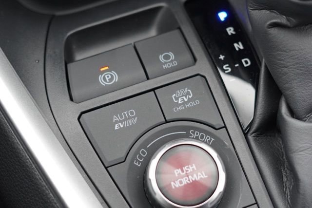 Certified 2025 Toyota RAV4 XSE image 40