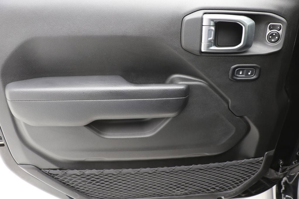 Used 2024 Jeep Wrangler Unlimited image 15