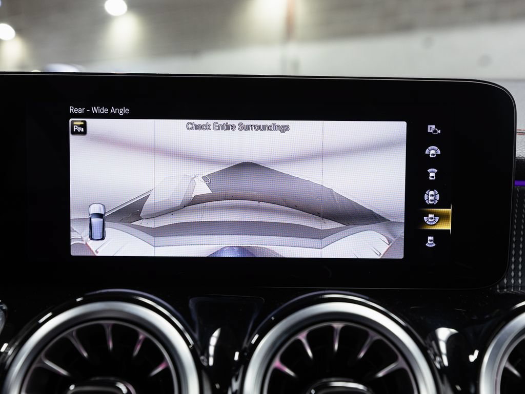 Used 2023 Mercedes-Benz EQB 300 4MATIC image 18