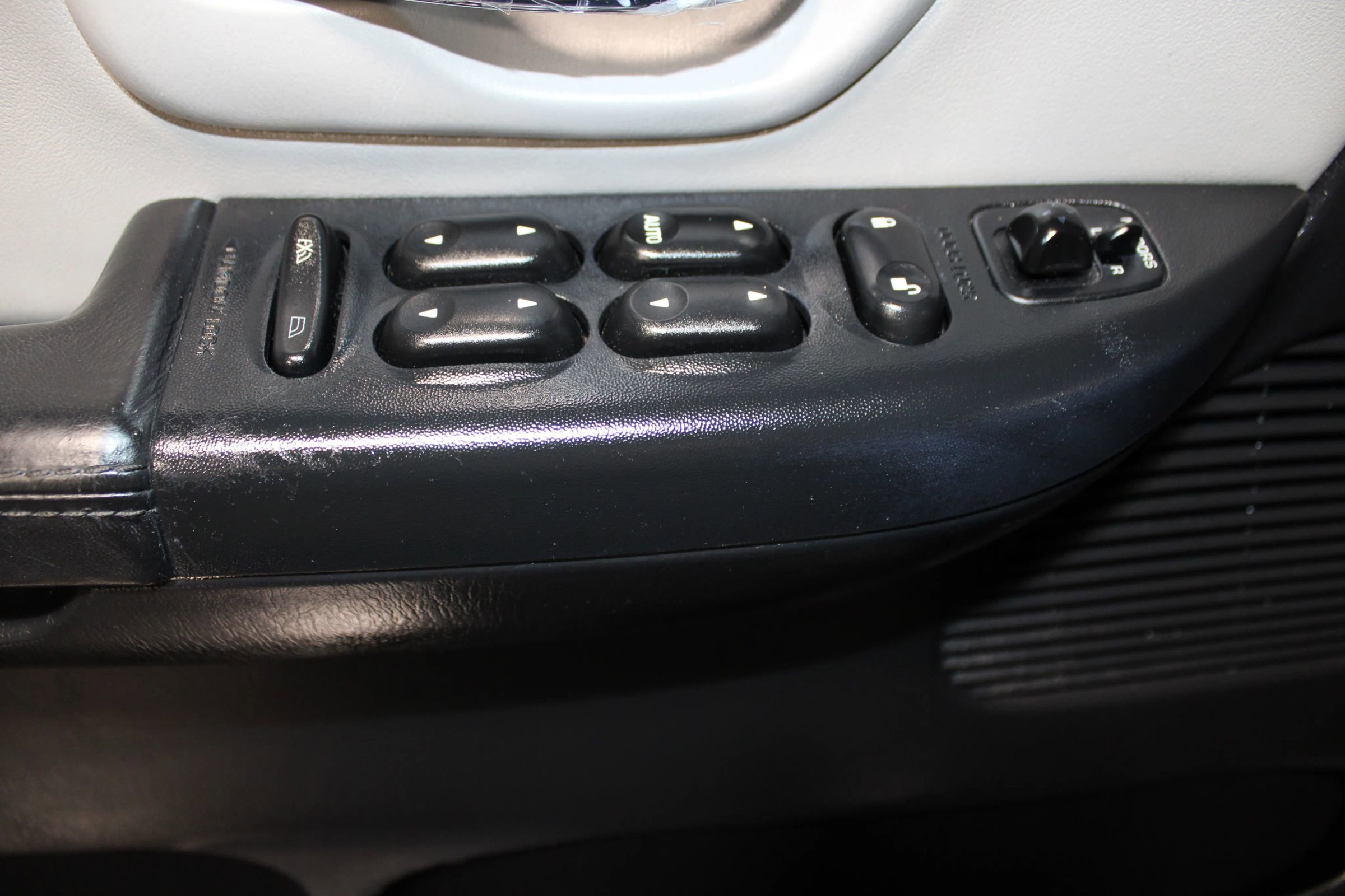 Used 2003 Ford F150 Harley-Davidson RWD image 10