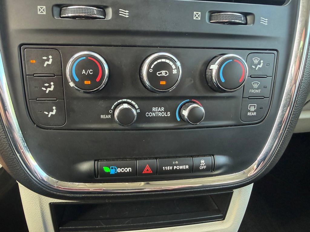 Used 2019 Dodge Grand Caravan SE FWD image 22