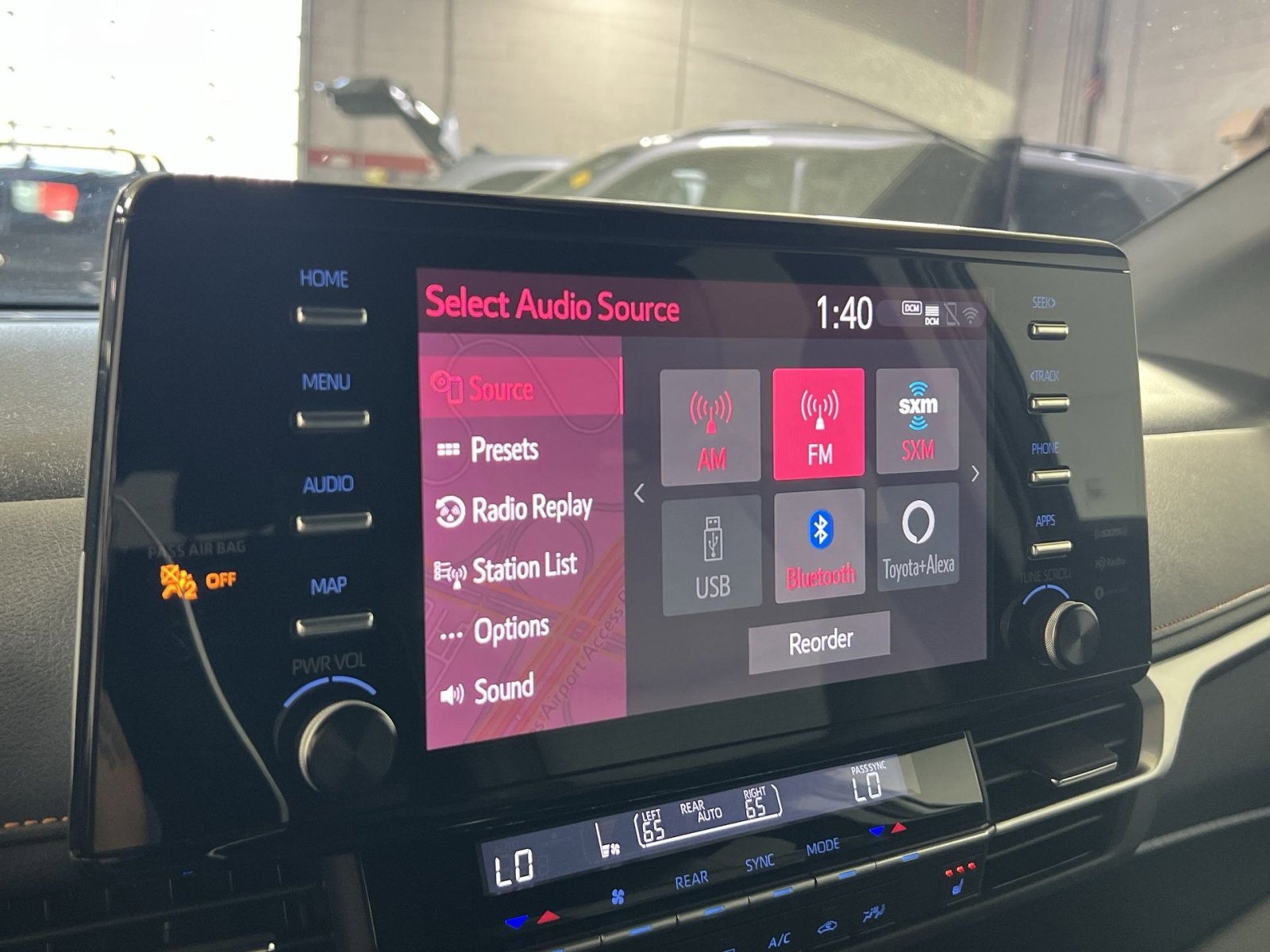 Used 2022 Toyota Sienna XSE AWD/4WD image 17