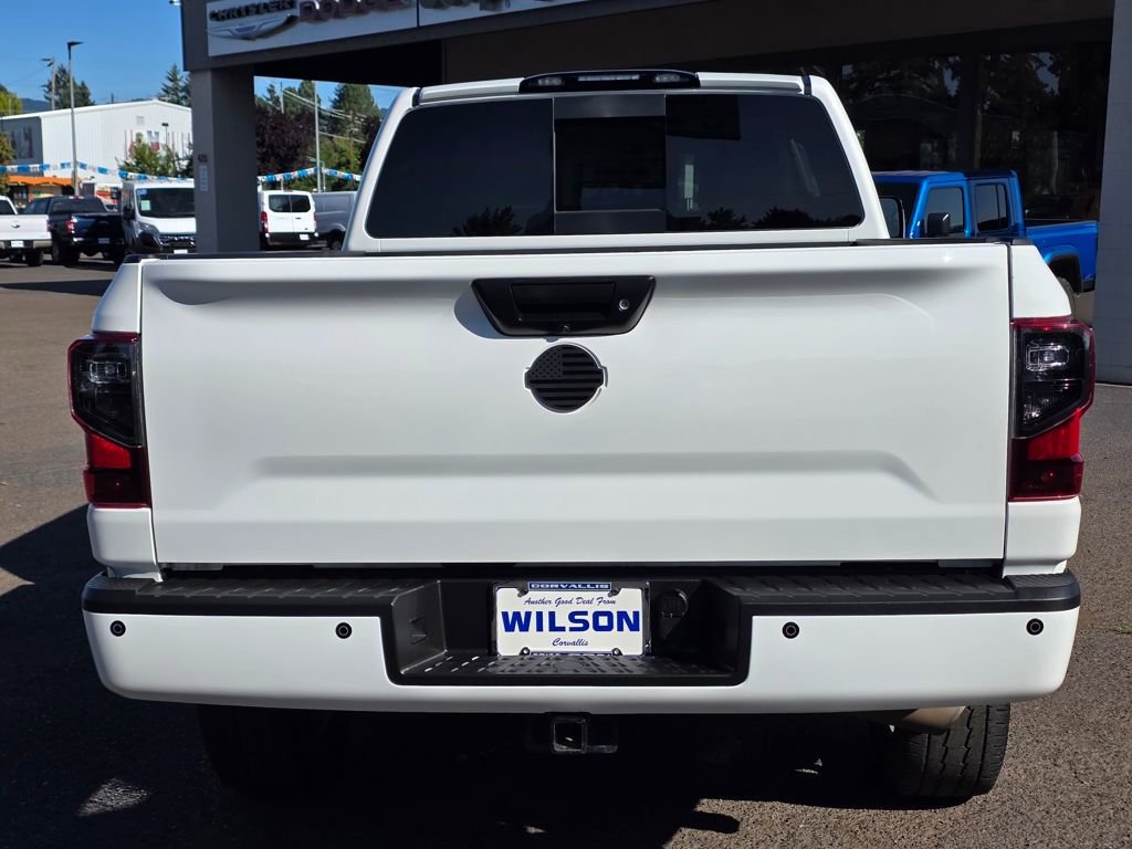 Used 2019 Nissan Titan SV w/ SV Convenience Package image 4