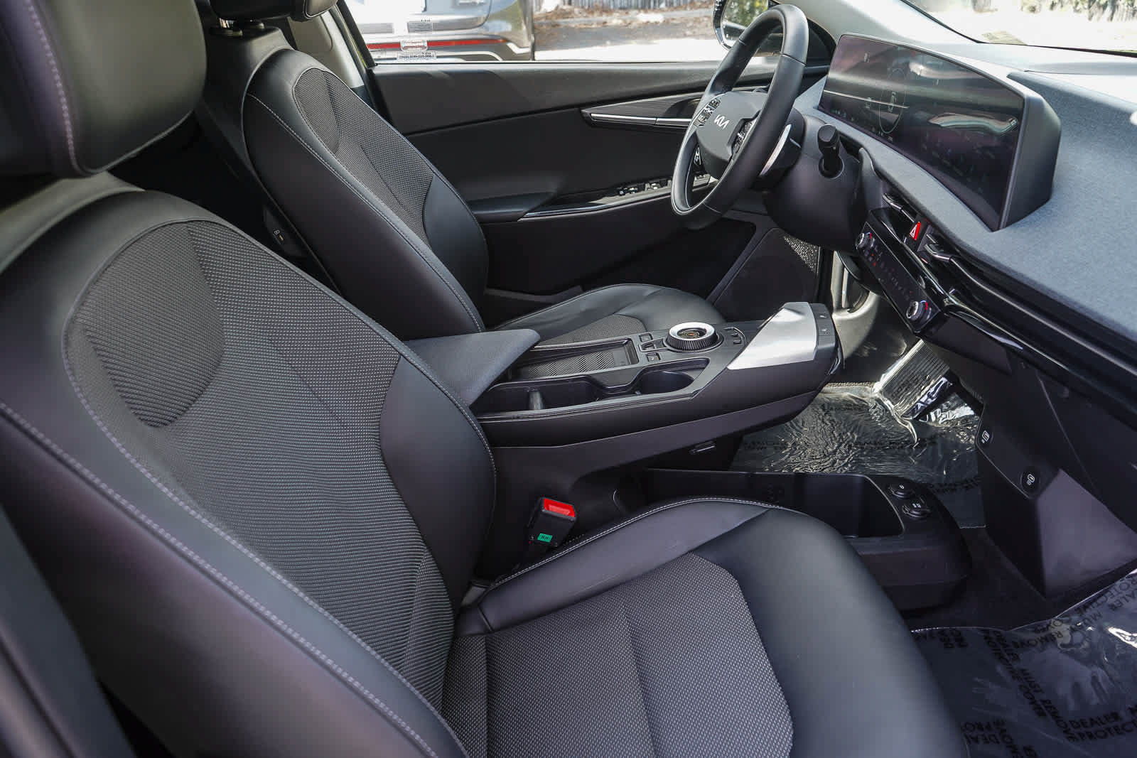 Used 2023 Kia EV6 Light RWD image 16