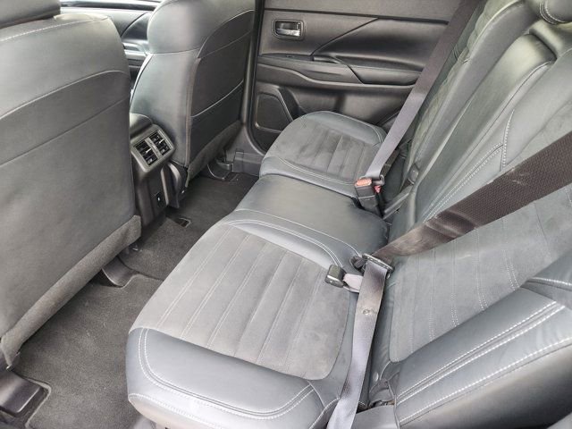 Used 2020 Mitsubishi Outlander SE image 31