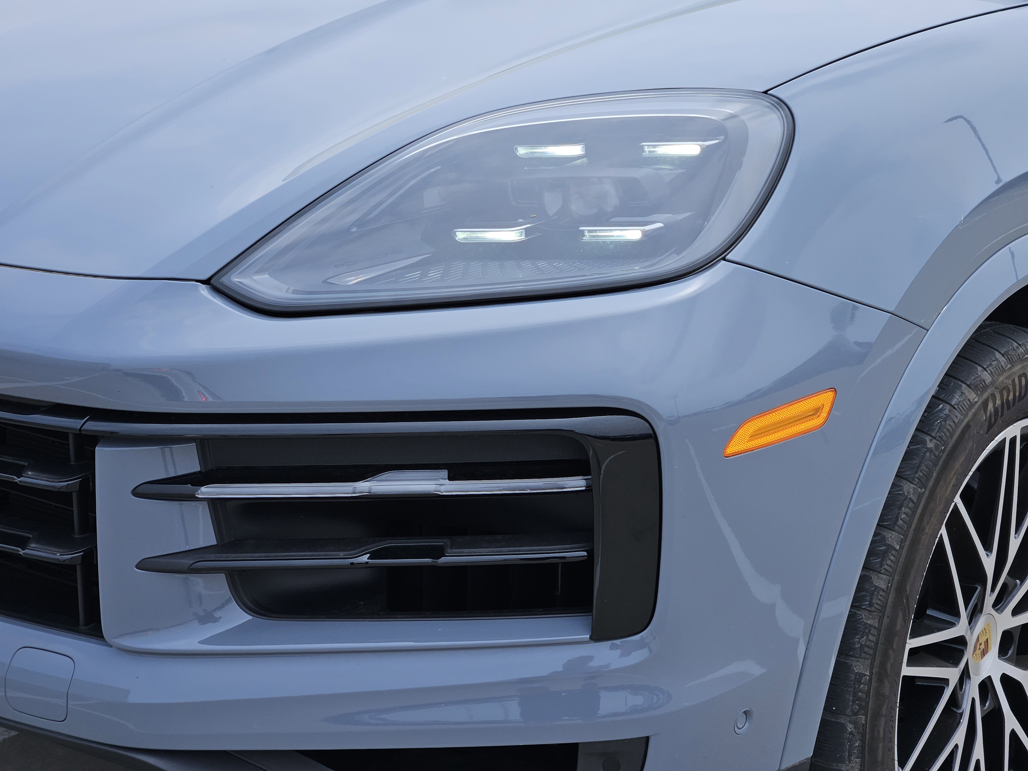 Certified 2024 Porsche Cayenne Coupe AWD/4WD image 12