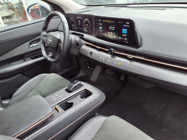 Used 2024 Nissan Ariya AWD image 23