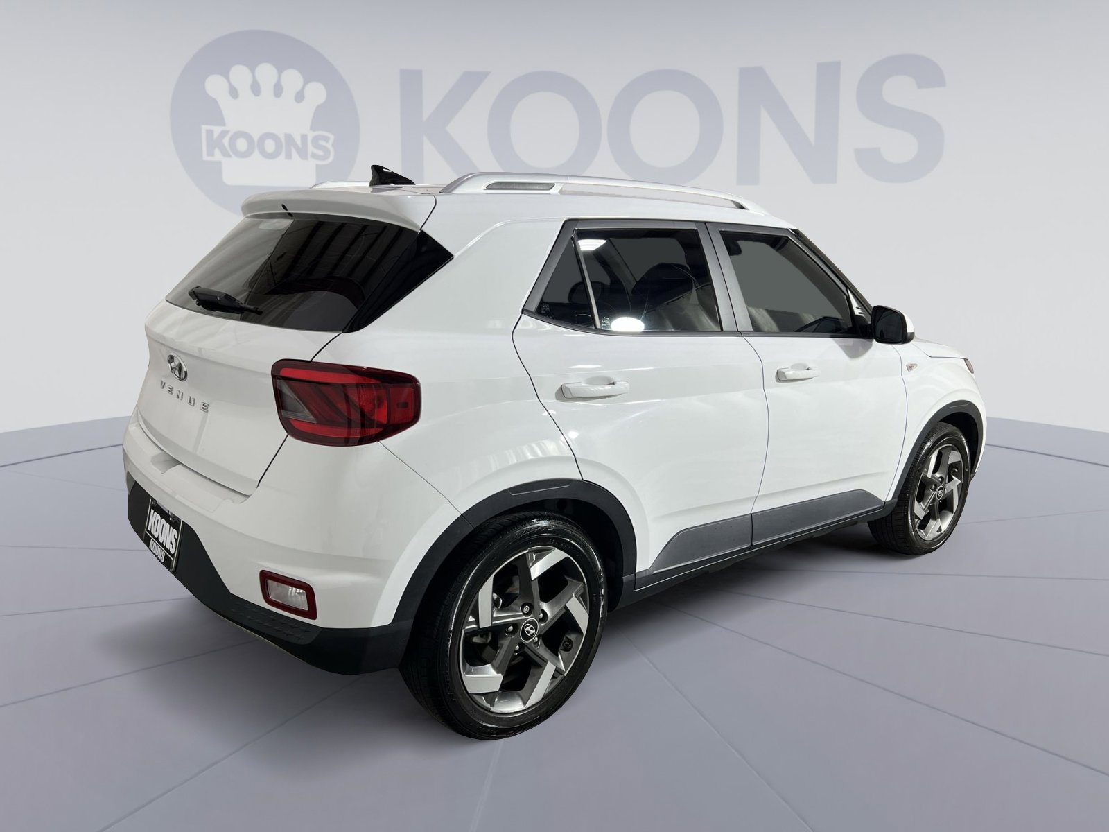 Used 2022 Hyundai Venue SEL FWD image 16