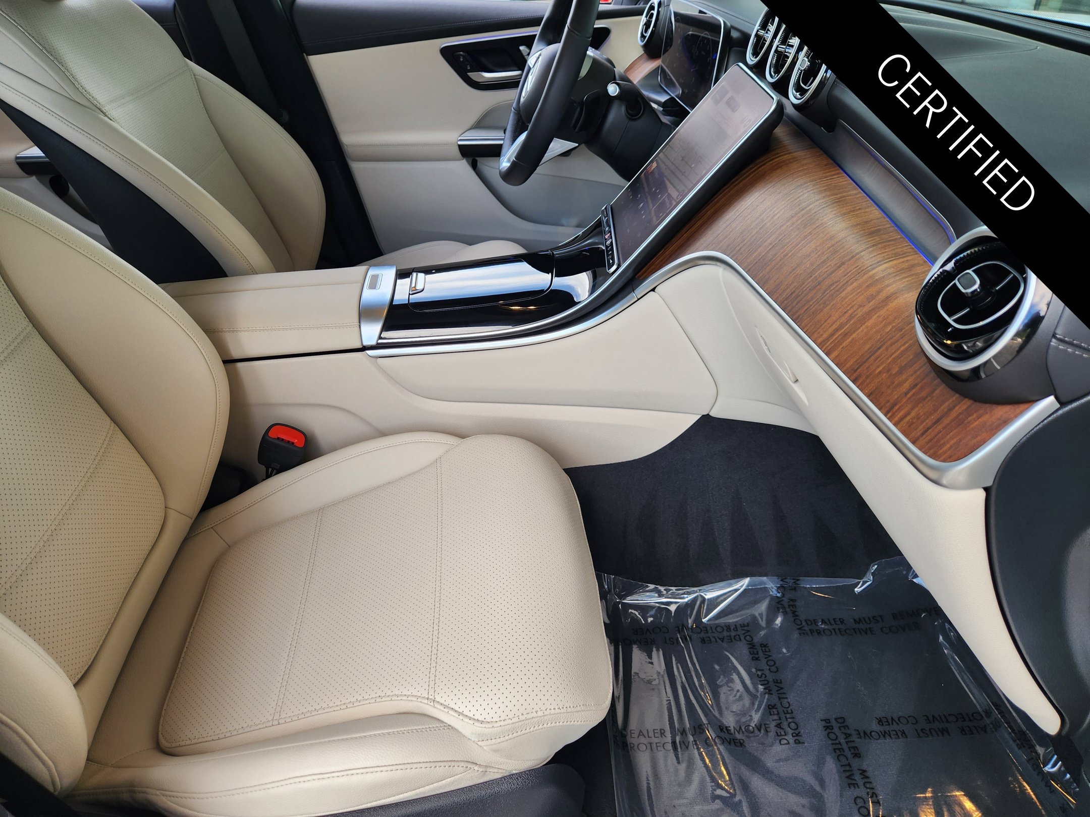 Certified 2024 Mercedes-Benz GLC 300 4MATIC image 3