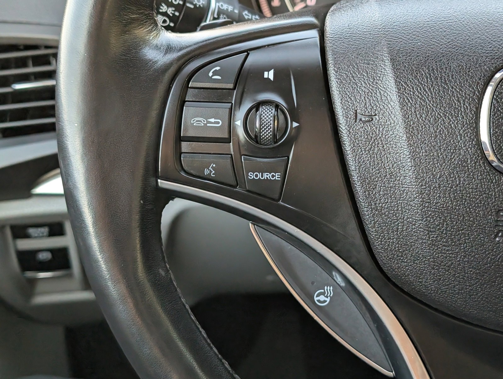 Used 2017 Acura MDX SH-AWD image 19