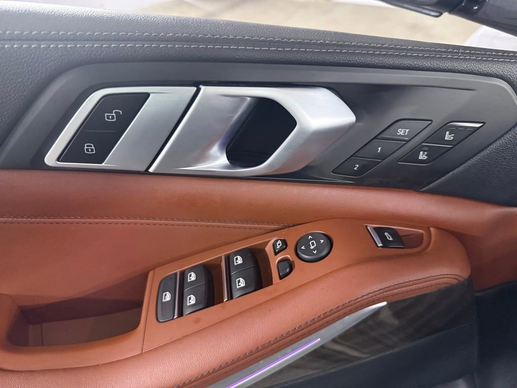 Used 2022 BMW X5 xDrive45e w/ M Sport Package image 18