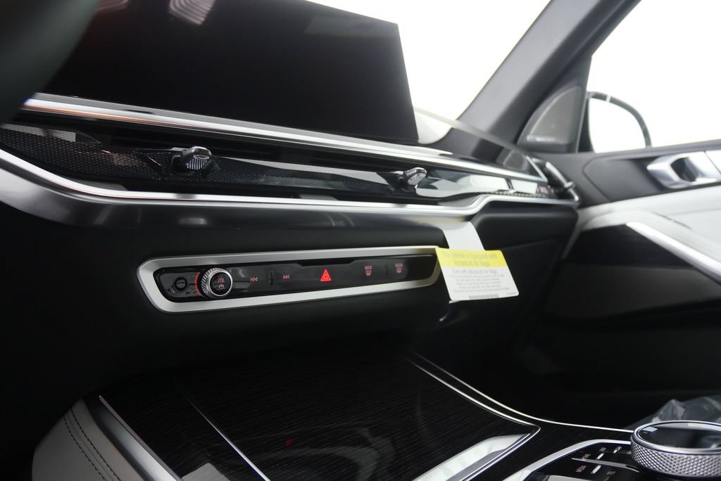 Used 2026 BMW X5 sDrive40i w/ Executive Package RWD image 21