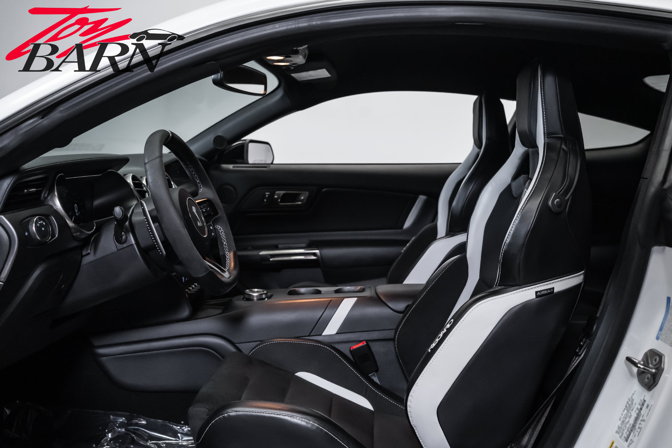 Used 2020 Ford Mustang Shelby GT500 w/ Technology Package RWD image 23