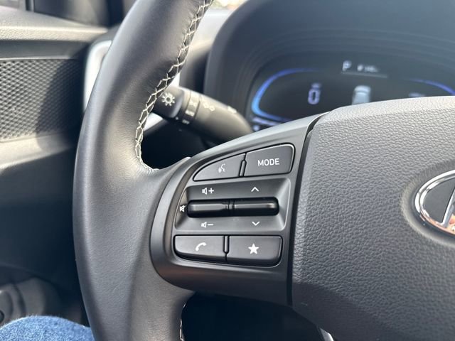 Certified 2025 Hyundai Venue Limited image 24