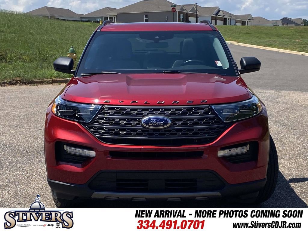 Used 2021 Ford Explorer XLT w/ Equipment Group 202A RWD image 2