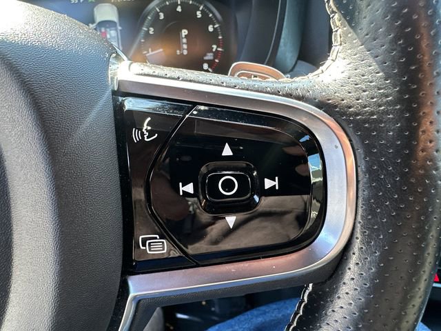 Used 2019 Volvo XC60 T5 R-Design w/ Protection Package image 36